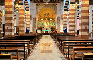 Interno Basilica della Madonna dei Poveri Seminara